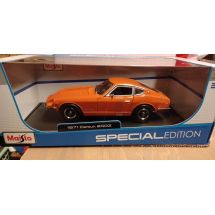 DATSUN 240Z, vm. 1971, oranssi