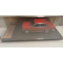 Datsun 510, 1600 SSS, 1969, punainen. Ohjaus oikealla. Olen pahoillani kuvista, outo peilaus muovista