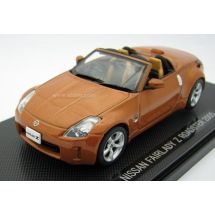 Nissan Fairlady Z roadster, oranssi