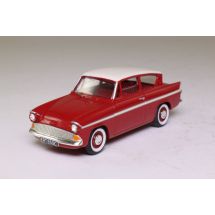 Ford Anglia 105 E punainen