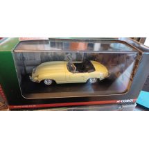 Jaguar E -Type, keltainen