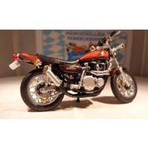 Kawasaki 900 Z II , punainen