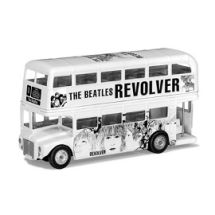 London Bussi Beatles revolver
