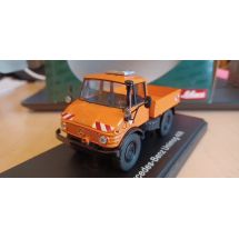 Mercedes - Benz Unimog 406