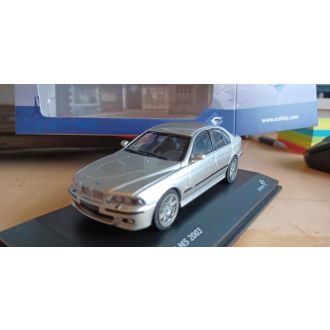 BMW E39 M5, 5,0 V8 32V. 2003, hopea