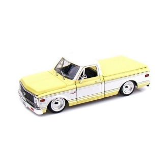 Chevrolet Cheynne 1972 keltainen