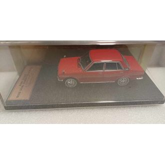 Datsun 510, 1600 SSS, 1969, punainen. Ohjaus oikealla. Olen pahoillani kuvista, outo peilaus muovista