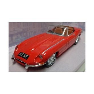 Jaguar E-Type Mk 11/2 1968 punainen
