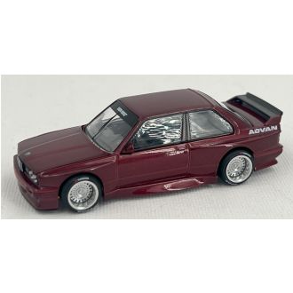 BMW M3 punainen