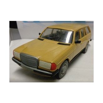 Mercedes-Benz W123 farmari sinapinruskea muoviauto