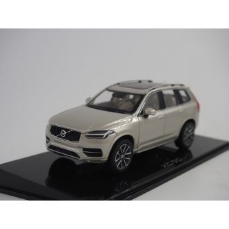 Volvo XC90, Vaalea