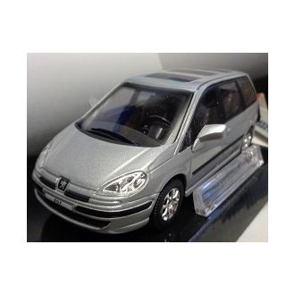 Peugeot 807 harmaa