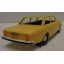 Volvo 142 keltainen muoviauto